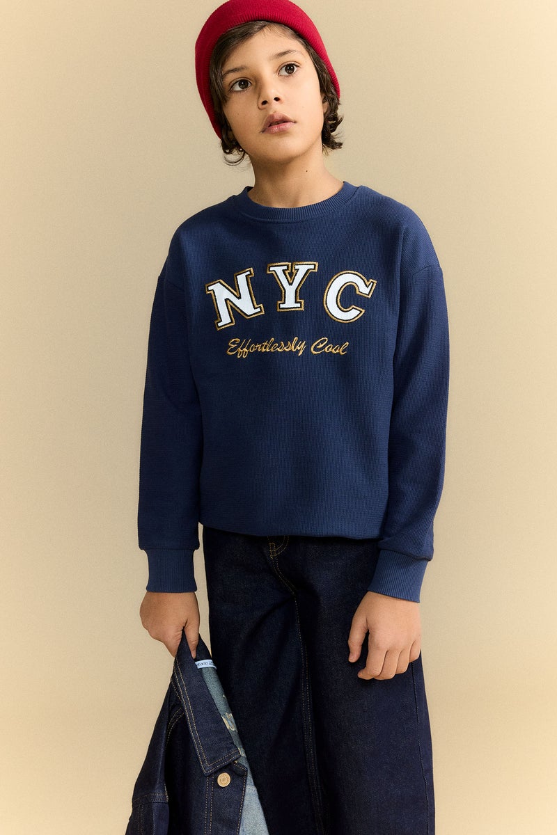 ديفاكتو تيشيرت اولادي كم طويل اوفر سايز بطبعة حروف - Image 1